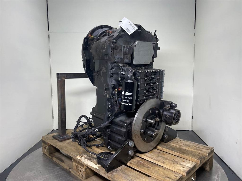 New Holland W110C-ZF 4WG-130-Transmission/Getriebe - Gearbox for Construction machinery: picture 1 New Holland W110C-ZF 4WG-130-Transmission/Getriebe - Gearbox for Construction machinery: picture 1