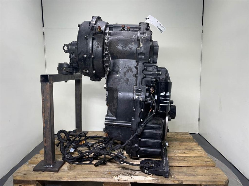 New Holland W110C-ZF 4WG-130-Transmission/Getriebe - Gearbox for Construction machinery: picture 3 New Holland W110C-ZF 4WG-130-Transmission/Getriebe - Gearbox for Construction machinery: picture 3