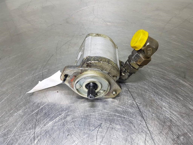 O & K L20I-Haldex W15A1-33-R-5-K-06-N-N-Gearpump - Hydraulics: picture 3 O & K L20I-Haldex W15A1-33-R-5-K-06-N-N-Gearpump - Hydraulics: picture 3