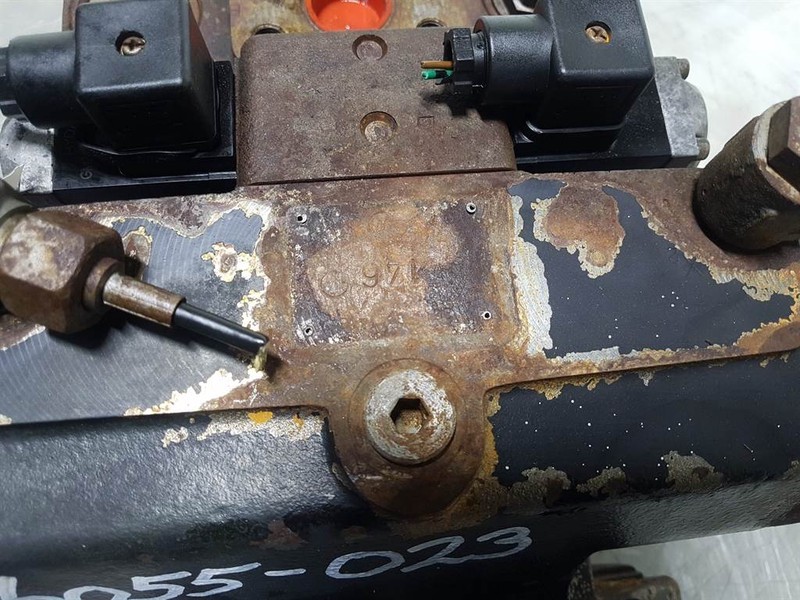 Rexroth A4VG125 - Ahlmann AZ200 - 4100373A - Drive pump - Hydraulics: picture 3 Rexroth A4VG125 - Ahlmann AZ200 - 4100373A - Drive pump - Hydraulics: picture 3