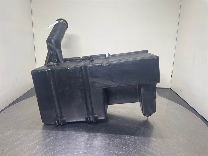 Schaeff SKL834-5267010034/6414014102-Fuel tank - Frame/ Chassis for Construction machinery: picture 3 Schaeff SKL834-5267010034/6414014102-Fuel tank - Frame/ Chassis for Construction machinery: picture 3