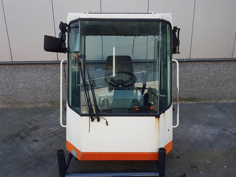 Schaeff SKL853-101980172-Cabin/Kabine/Cabine - Cab and interior for Construction machinery: picture 1 Schaeff SKL853-101980172-Cabin/Kabine/Cabine - Cab and interior for Construction machinery: picture 1