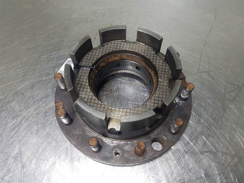 Sennebogen 818M-ZF-Planet carrier/Planetentraeger/Wielnaaf - Axle and parts for Construction machinery: picture 2 Sennebogen 818M-ZF-Planet carrier/Planetentraeger/Wielnaaf - Axle and parts for Construction machinery: picture 2