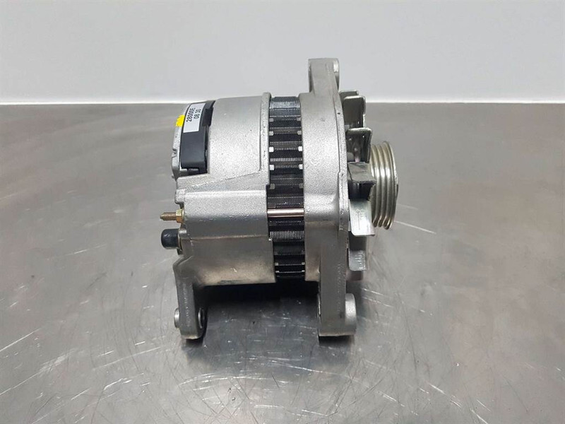 Terex Schaeff SKL833-14V 65A-Alternator/Lichtmaschine/Dynamo - Engine for Construction machinery: picture 3 Terex Schaeff SKL833-14V 65A-Alternator/Lichtmaschine/Dynamo - Engine for Construction machinery: picture 3