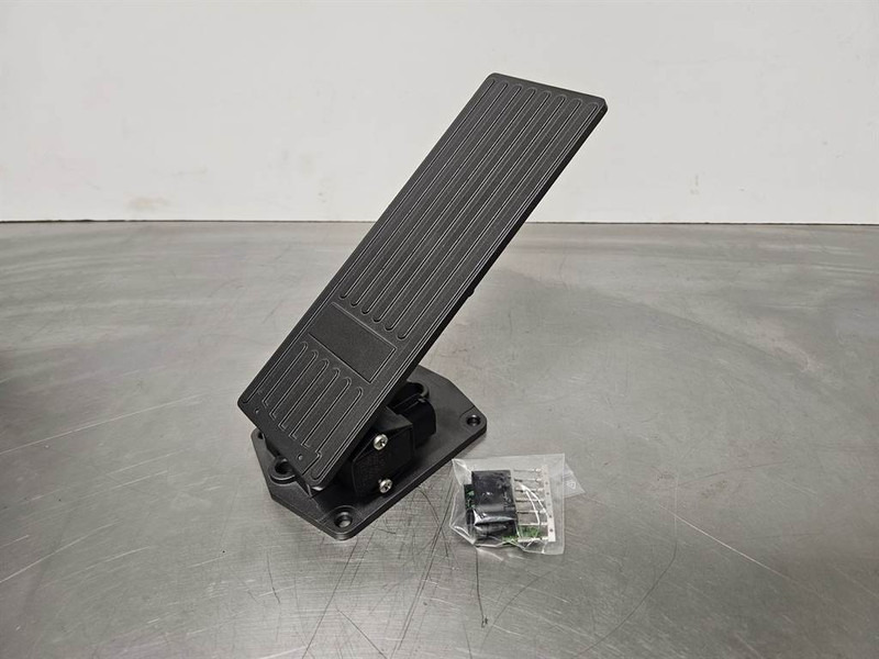 Terex TL260-5350260006-Gas pedal/Fusspedal/Gaspedaal - Electrical system for Construction machinery: picture 1 Terex TL260-5350260006-Gas pedal/Fusspedal/Gaspedaal - Electrical system for Construction machinery: picture 1