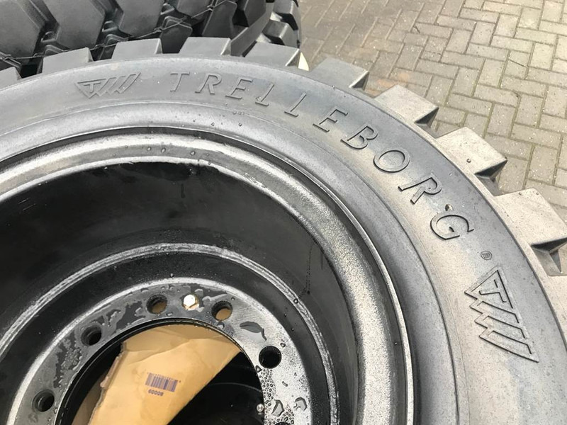 Trelleborg 10.00-20 Dual excavator solid-Tyre/Reifen/Banden - Wheels and tires for Construction machinery: picture 4 Trelleborg 10.00-20 Dual excavator solid-Tyre/Reifen/Banden - Wheels and tires for Construction machinery: picture 4