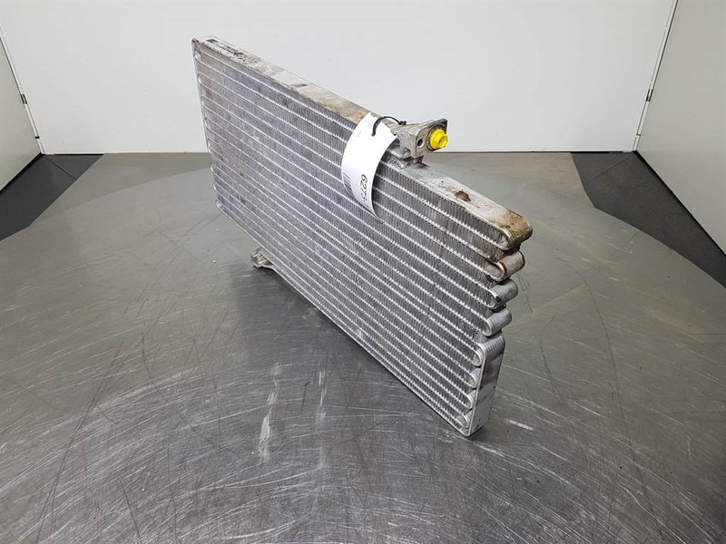 Volvo L50F-Modine 5053410-Airco condenser/Airco koeler - Frame/ Chassis for Construction machinery: picture 2 Volvo L50F-Modine 5053410-Airco condenser/Airco koeler - Frame/ Chassis for Construction machinery: picture 2