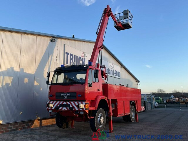 Truck mounted aerial platform MAN 18.280 4x4 25m Höhe Montage-Dach-Solar nur 22TKM: picture 6