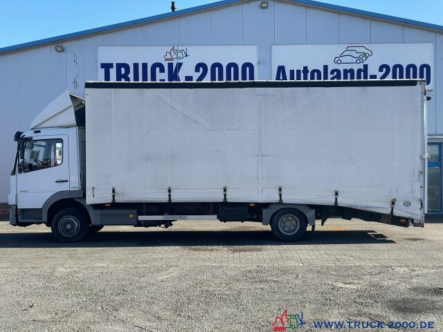 Autotransporter truck Mercedes-Benz 822 Atego Geschlossener Transport + el. Rampen: picture 11