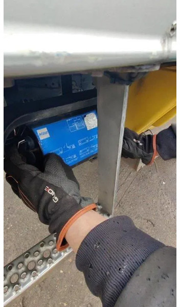 Dhollandia Tailgate / Loadboard / Laadklep / Achtersluitklep 2000 kg MBB / Palfinger / B.A.R. Cargolift - Tail lift: picture 5 Dhollandia Tailgate / Loadboard / Laadklep / Achtersluitklep 2000 kg MBB / Palfinger / B.A.R. Cargolift - Tail lift: picture 5