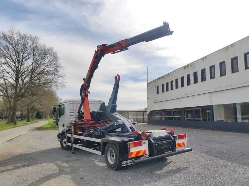 MAN TGL 12.250 Containersysteem met kraan Palfinger PK9001 + Remote - Hook lift truck, Crane truck: picture 4 MAN TGL 12.250 Containersysteem met kraan Palfinger PK9001 + Remote - Hook lift truck, Crane truck: picture 4