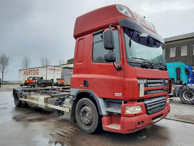 DAF CF75.360 MANUAL GEARBOX - Container transporter/ Swap body truck: picture 2 DAF CF75.360 MANUAL GEARBOX - Container transporter/ Swap body truck: picture 2