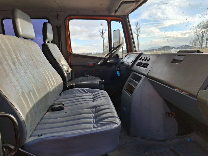 Mercedes-Benz 614D KIPPER - Box truck: picture 4 Mercedes-Benz 614D KIPPER - Box truck: picture 4