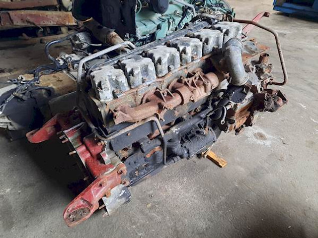 Renault 6 CILINDER - Engine for Truck: picture 1 Renault 6 CILINDER - Engine for Truck: picture 1