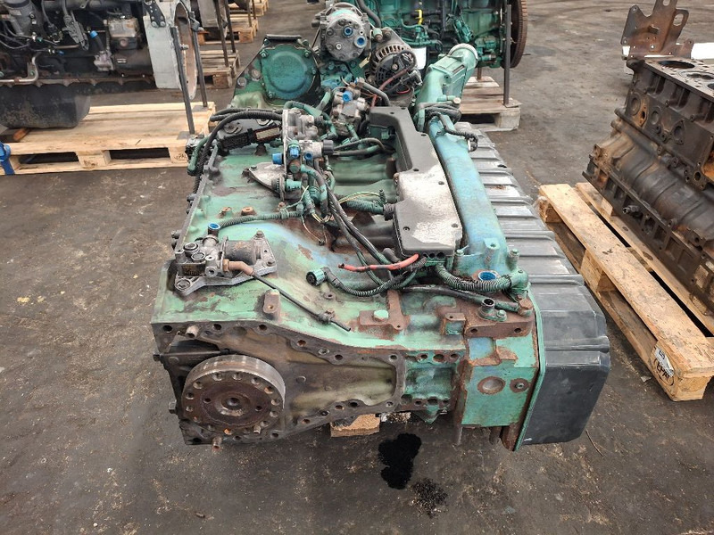 Volvo D12D420 - Engine: picture 2 Volvo D12D420 - Engine: picture 2