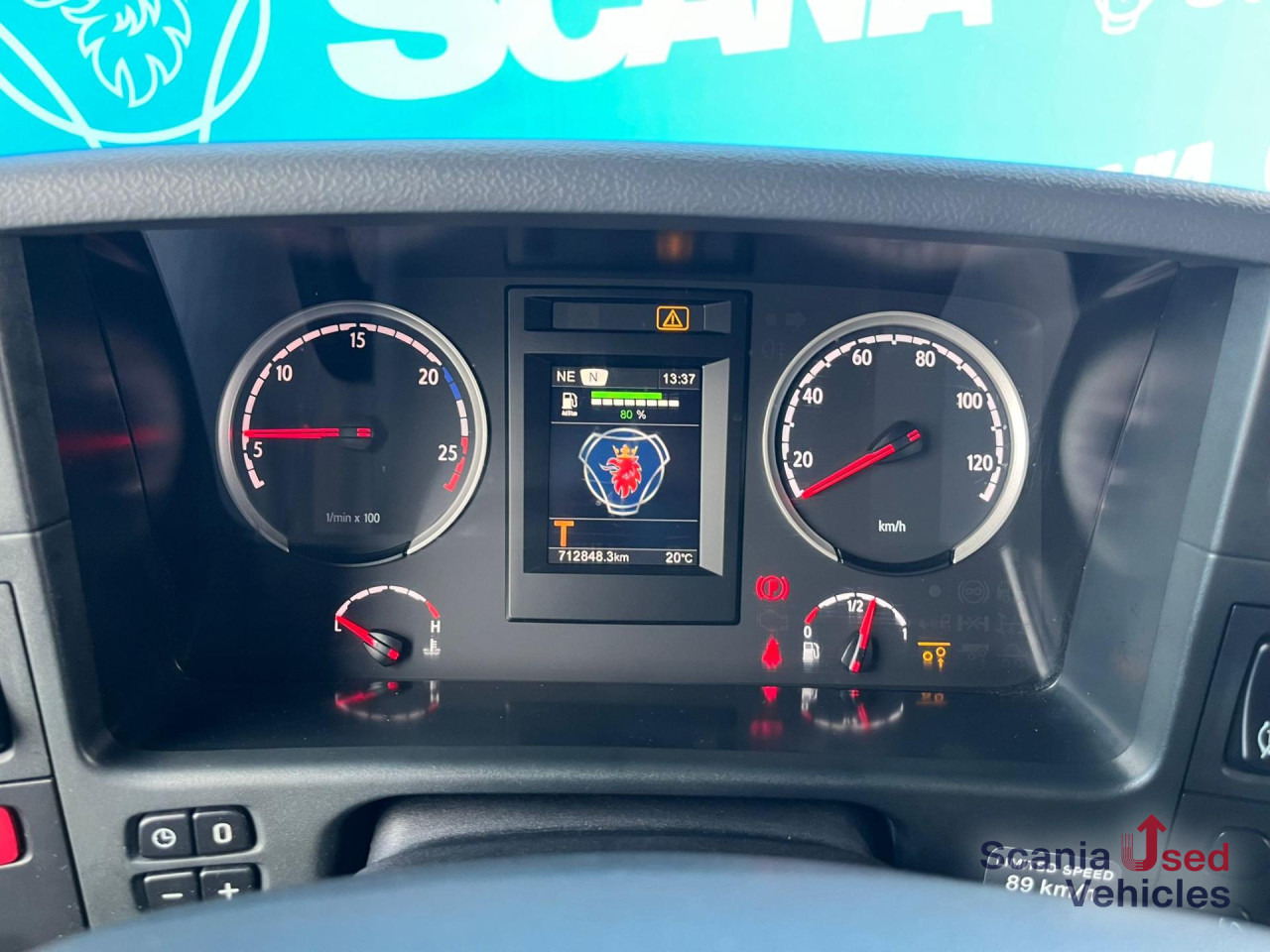 SCANIA P 410 DB6x2*4MNB RETARDER FULL AIR 8T TAIL LIFT 2T - Box truck: picture 4 SCANIA P 410 DB6x2*4MNB RETARDER FULL AIR 8T TAIL LIFT 2T - Box truck: picture 4