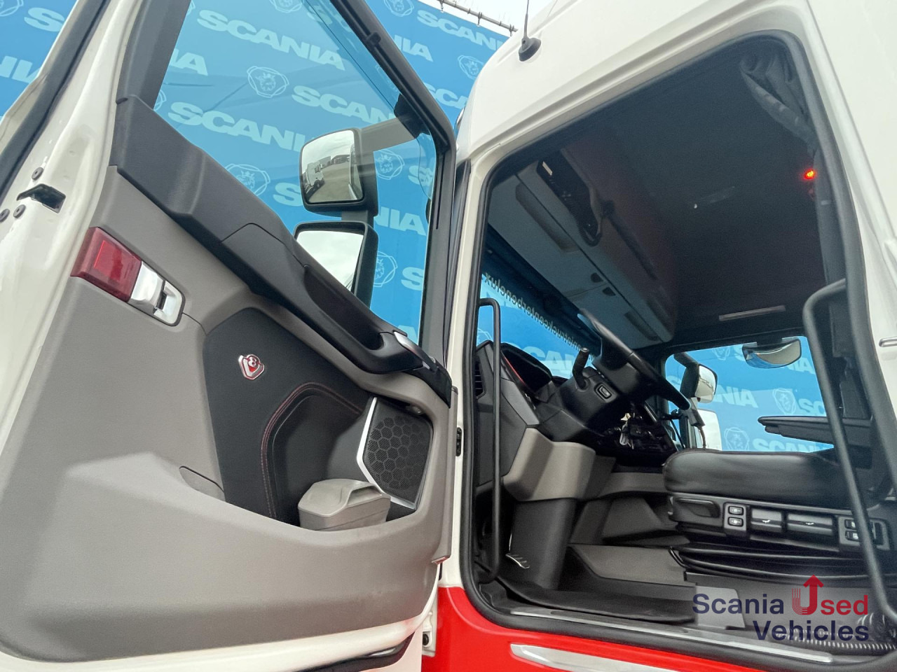 SCANIA R 650 B6x4NB RETARDER V8 WOOD KESLA 2112T CRANE - Timber truck, Crane truck: picture 3 SCANIA R 650 B6x4NB RETARDER V8 WOOD KESLA 2112T CRANE - Timber truck, Crane truck: picture 3