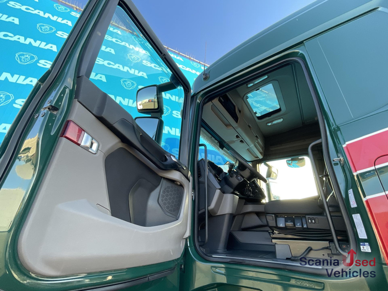 SCANIA R 410 A4x2NA DIFF-L LED RETARDER ADR FL - Tractor unit: picture 3 SCANIA R 410 A4x2NA DIFF-L LED RETARDER ADR FL - Tractor unit: picture 3