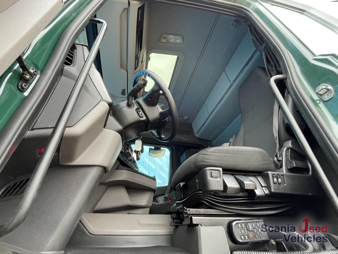 SCANIA R 410 A4x2NA RETARDER ADR FL LED ACC - Tractor unit: picture 4 SCANIA R 410 A4x2NA RETARDER ADR FL LED ACC - Tractor unit: picture 4