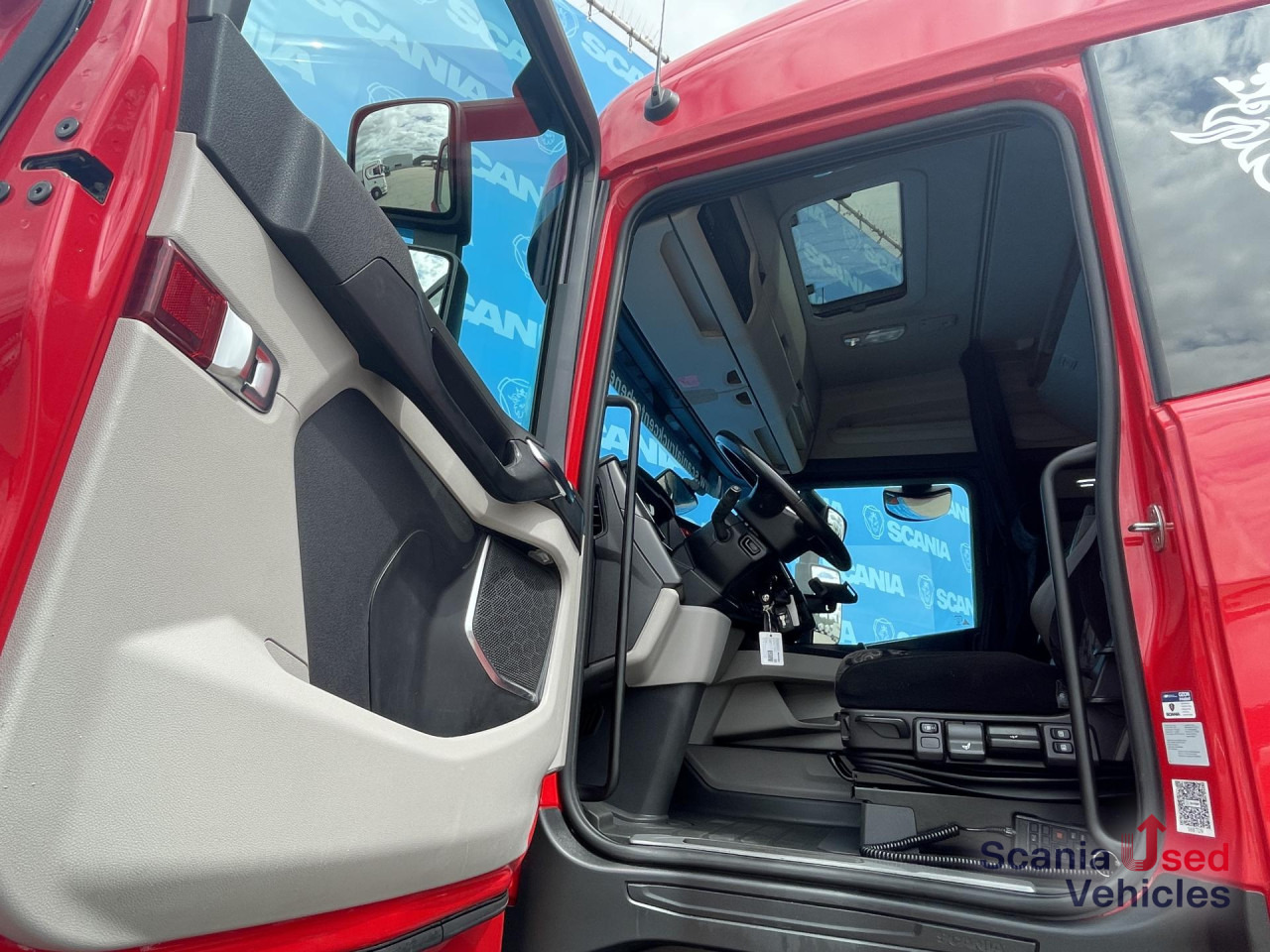 SCANIA R 410 A4x2NA RETARDER LED NAVI SMART 2 - Tractor unit: picture 2 SCANIA R 410 A4x2NA RETARDER LED NAVI SMART 2 - Tractor unit: picture 2