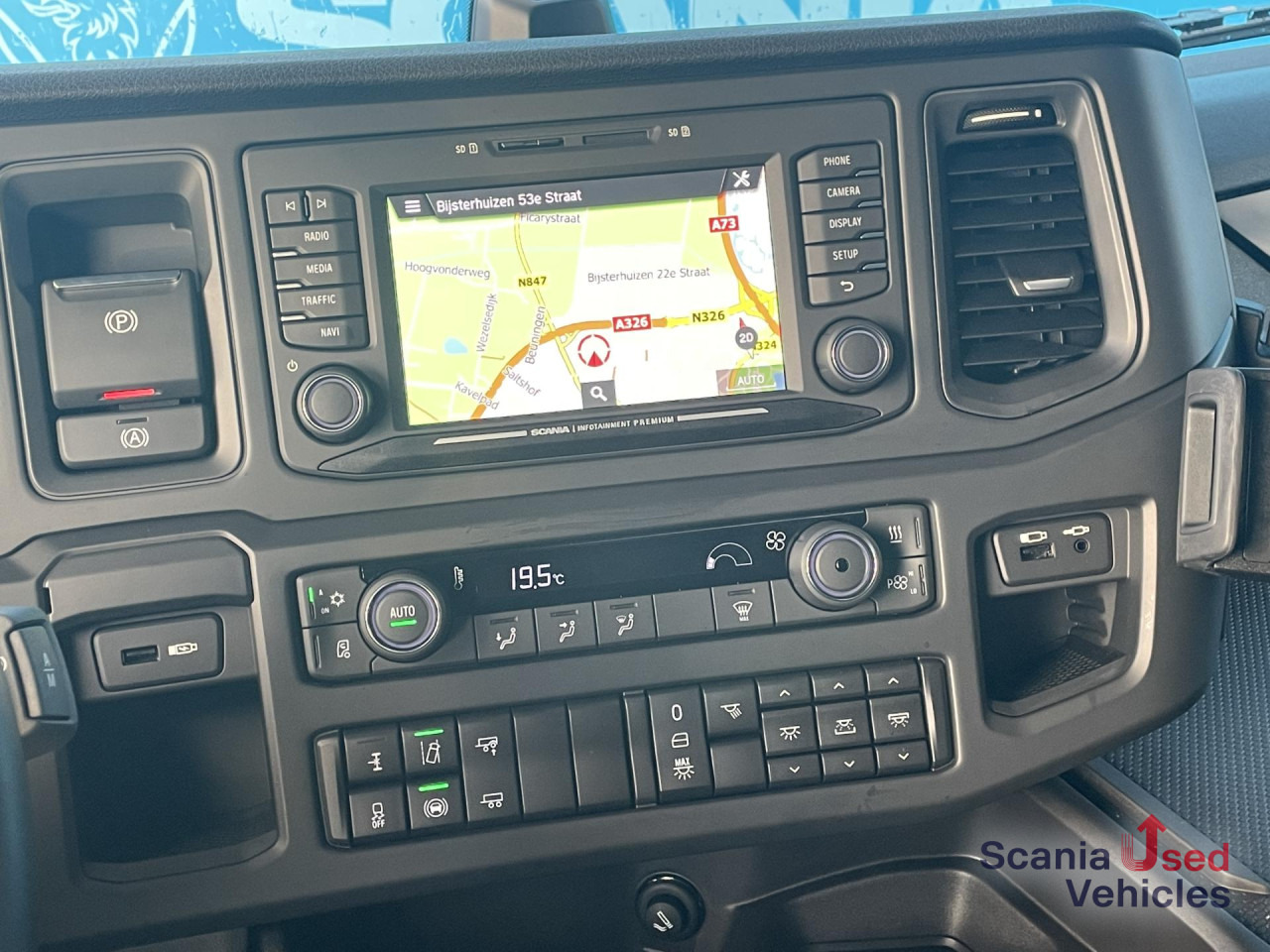 SCANIA R 420 A4x2NA DIFF LOCK CRB LED NAVI ACC VECTO 3 - Tractor unit: picture 3 SCANIA R 420 A4x2NA DIFF LOCK CRB LED NAVI ACC VECTO 3 - Tractor unit: picture 3