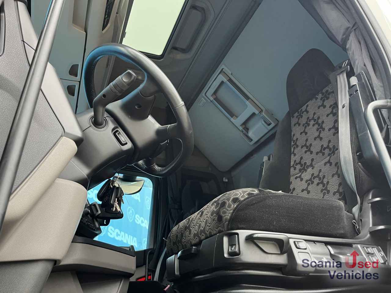 SCANIA R 450 A4x2NA LED NAVI SMART 2 - Tractor unit: picture 2 SCANIA R 450 A4x2NA LED NAVI SMART 2 - Tractor unit: picture 2