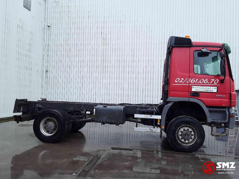 Mercedes-Benz Actros 1832 4x4 209000 km!! - Cab chassis truck: picture 4 Mercedes-Benz Actros 1832 4x4 209000 km!! - Cab chassis truck: picture 4