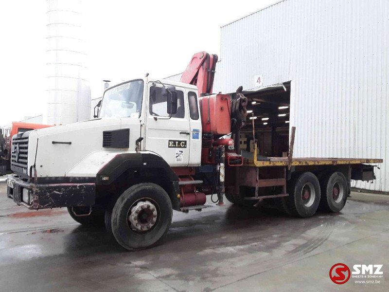 Renault CBH 280 fassi - Dropside/ Flatbed truck, Crane truck: picture 5 Renault CBH 280 fassi - Dropside/ Flatbed truck, Crane truck: picture 5