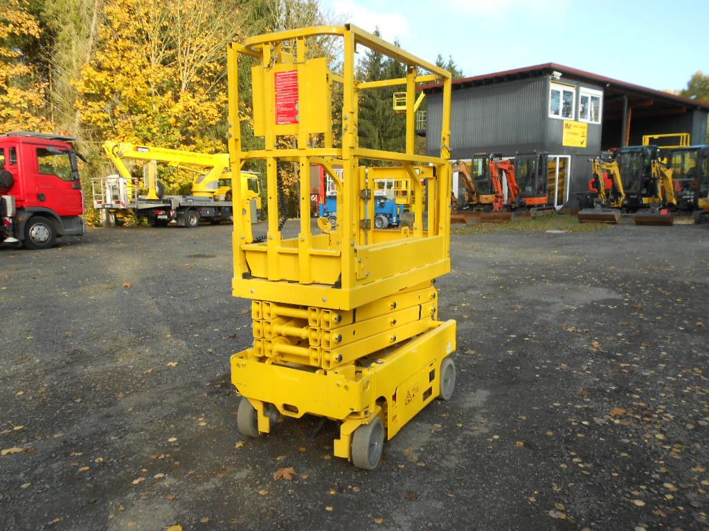 Truck mounted aerial platform Genie GS 1330, Leichtscherenarbeitsbühne Genie 5,9 m: picture 20 Truck mounted aerial platform Genie GS 1330, Leichtscherenarbeitsbühne Genie 5,9 m: picture 20