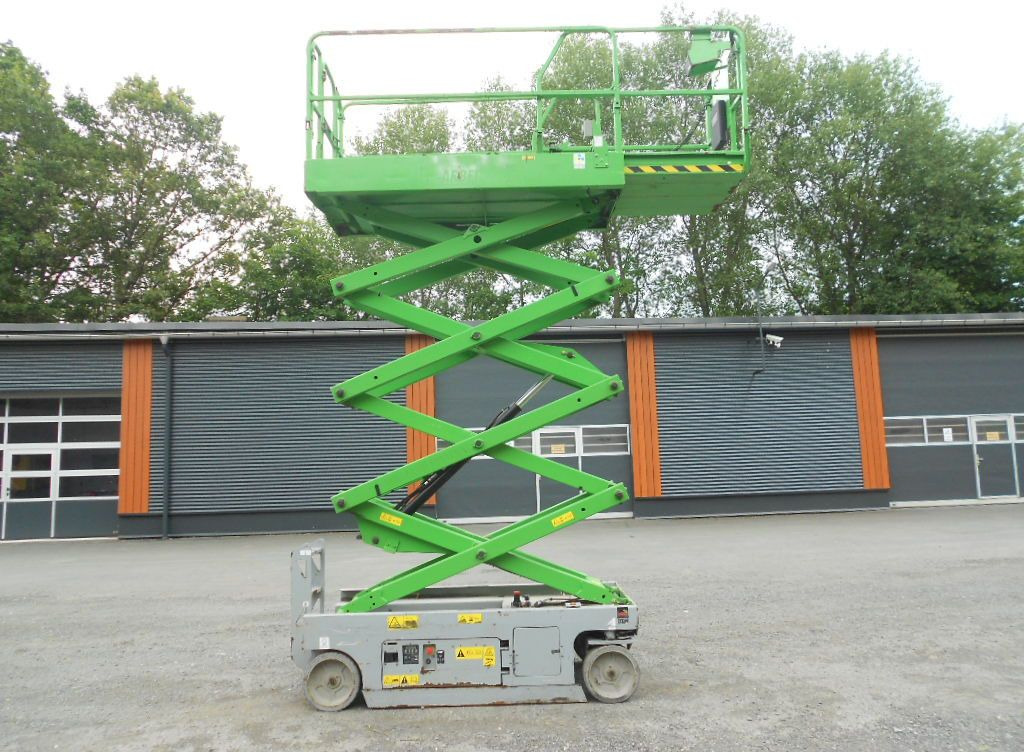 Genie GS 2646, Scherenarbeitsbühne Genie 9,9 m - Scissor lift: picture 1 Genie GS 2646, Scherenarbeitsbühne Genie 9,9 m - Scissor lift: picture 1