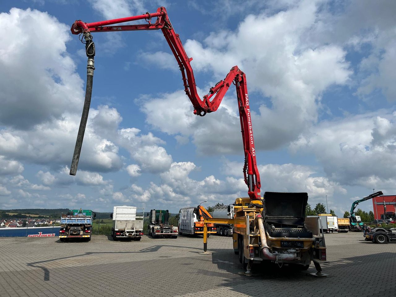 MAN 26.360 6x4 Putzmeister 24 m Hallenpumpe - Concrete pump truck: picture 3 MAN 26.360 6x4 Putzmeister 24 m Hallenpumpe - Concrete pump truck: picture 3