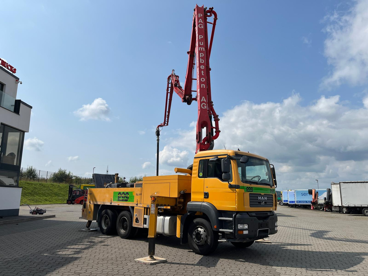 MAN 26.360 6x4 Putzmeister 24 m Hallenpumpe - Concrete pump truck: picture 5 MAN 26.360 6x4 Putzmeister 24 m Hallenpumpe - Concrete pump truck: picture 5