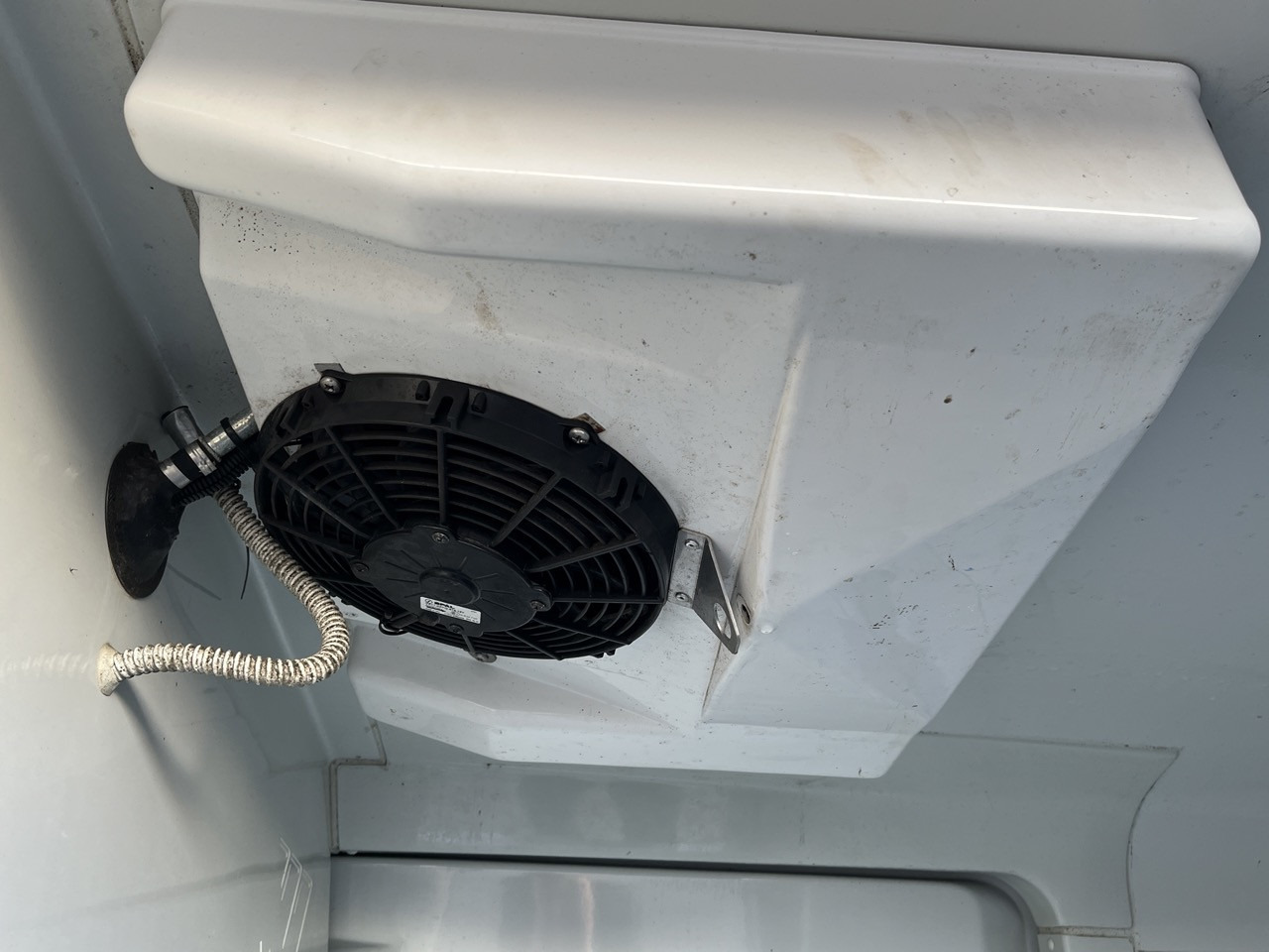 Mercedes-Benz Vito 114 CDI Kühler - Other machinery: picture 3 Mercedes-Benz Vito 114 CDI Kühler - Other machinery: picture 3