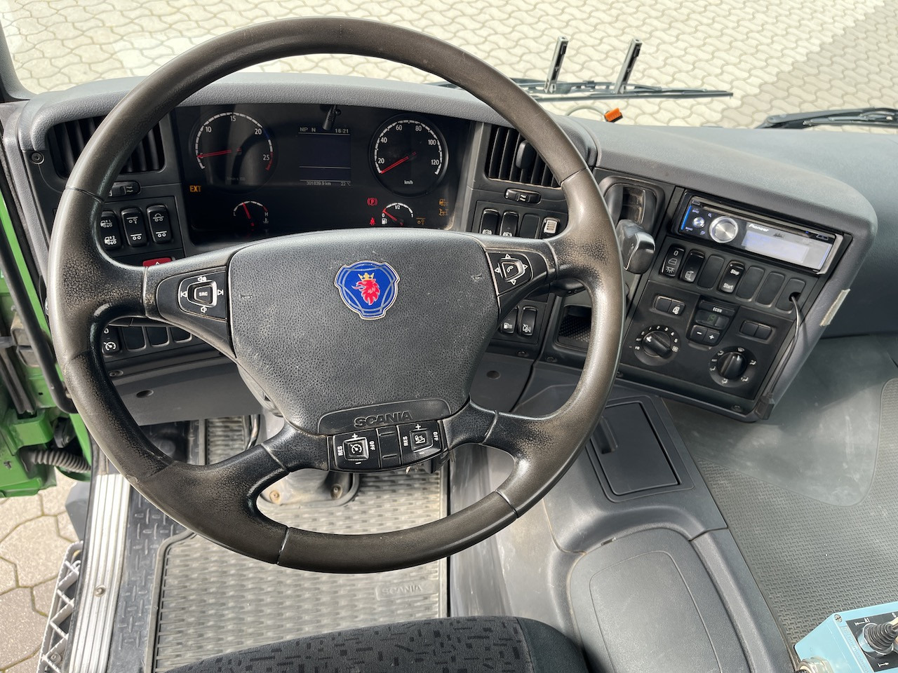 Scania P360 6x2 Trösch Absetzkipper Container - Skip loader truck: picture 2 Scania P360 6x2 Trösch Absetzkipper Container - Skip loader truck: picture 2