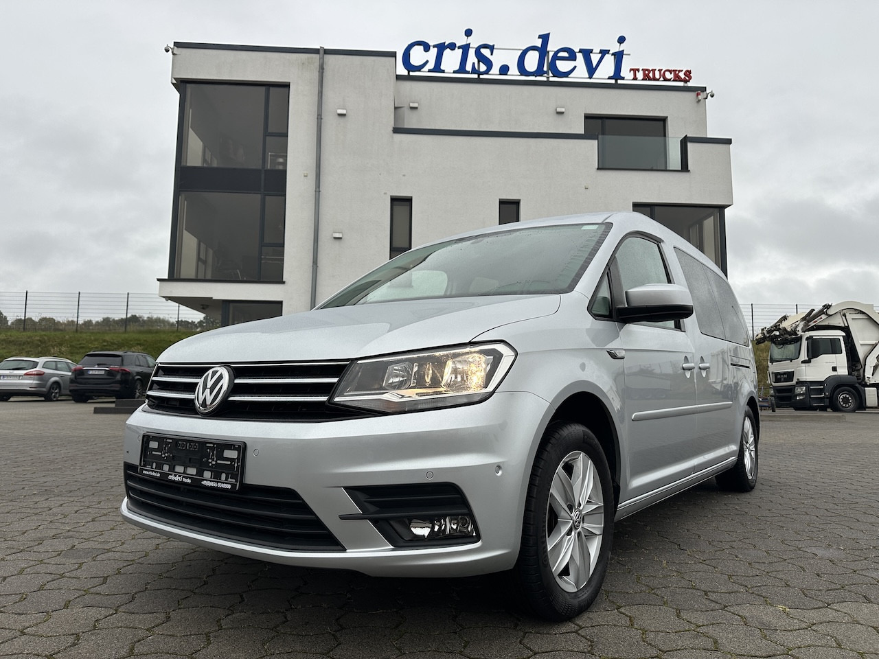 Combi van VW Caddy Maxi Paravan Umbau Rollstuhl Heckeinstieg: picture 1