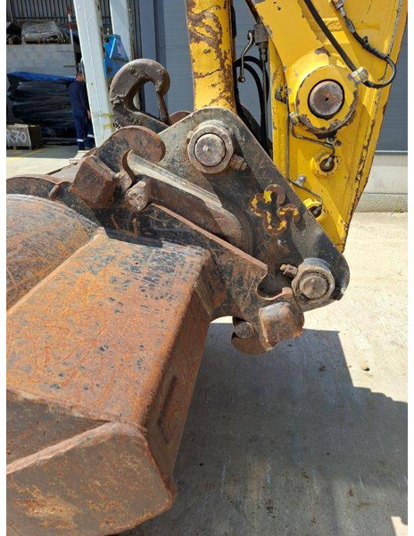 Crawler excavator Komatsu PC 240 LC-10: picture 9