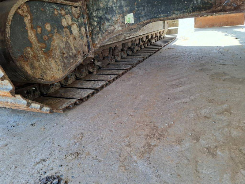 Crawler excavator Komatsu PC 240 LC-10: picture 20