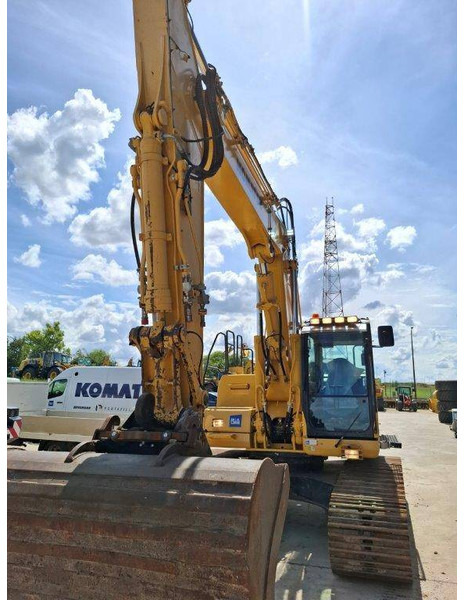 Crawler excavator Komatsu PC 240 LC-10: picture 6