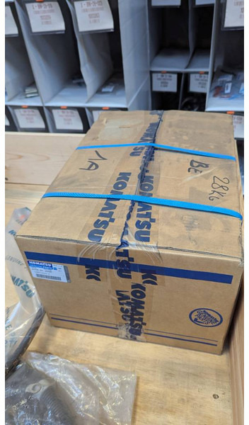 Komatsu SAA6D107E-3 TURBO CHARGER 6756-81-8330 - Engine for Construction machinery: picture 1 Komatsu SAA6D107E-3 TURBO CHARGER 6756-81-8330 - Engine for Construction machinery: picture 1