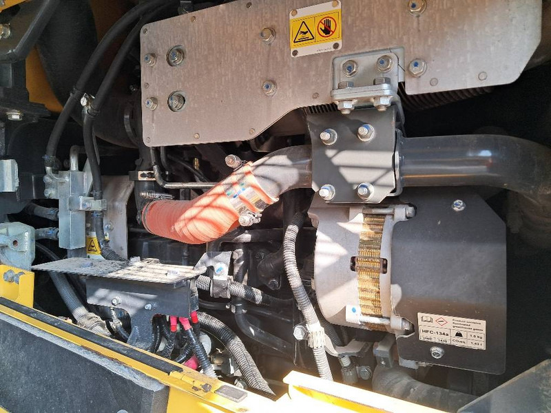 Komatsu WA380-8E0 - Wheel loader: picture 4 Komatsu WA380-8E0 - Wheel loader: picture 4