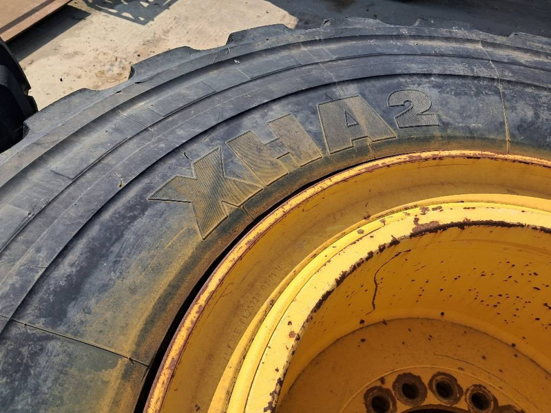 Komatsu WA380 RIM ASSY 423-30-62201 - Wheels and tires for Construction machinery: picture 5 Komatsu WA380 RIM ASSY 423-30-62201 - Wheels and tires for Construction machinery: picture 5