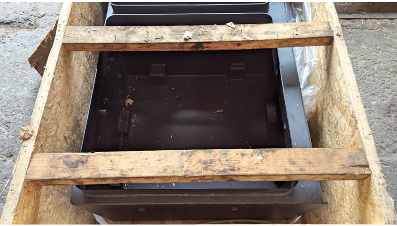 New Frame/ Chassis for Construction machinery Komatsu WA600-8 BATTERY BOX 426-06-61211: picture 6