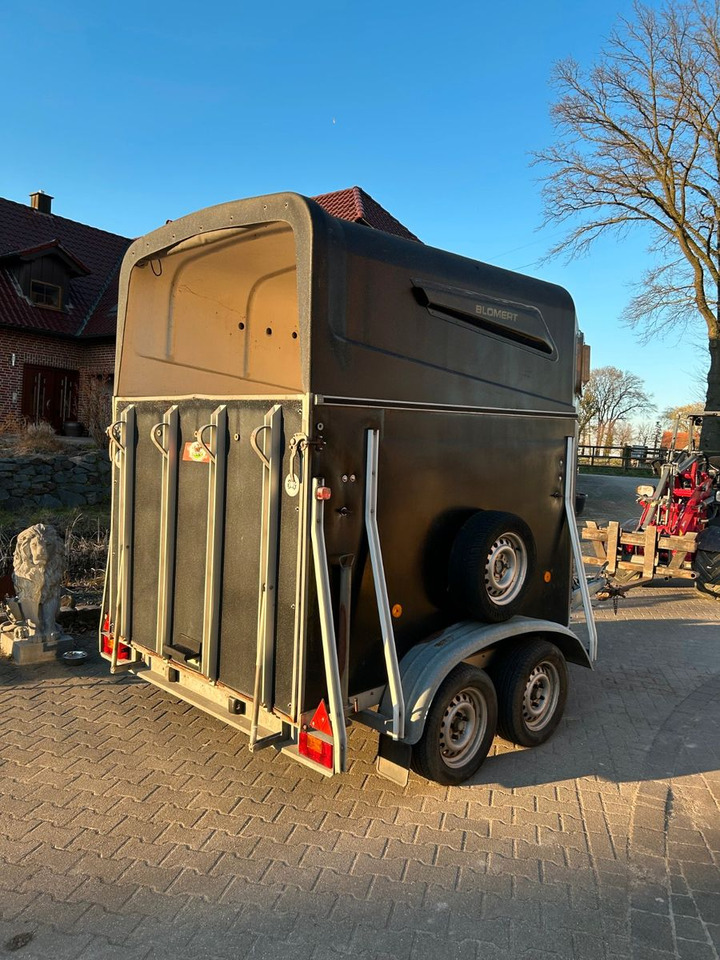 Blomert Vollpoly 2 Pferde mit Sattelkammer - Horse trailer: picture 5 Blomert Vollpoly 2 Pferde mit Sattelkammer - Horse trailer: picture 5
