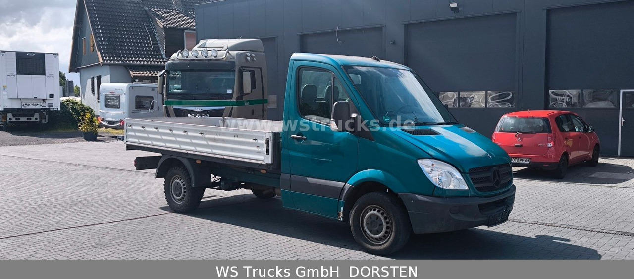 Mercedes-Benz Sprinter II Pritsche215 CDI - Flatbed van: picture 2 Mercedes-Benz Sprinter II Pritsche215 CDI - Flatbed van: picture 2