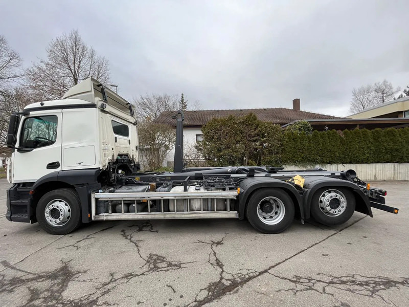 Mercedes-Benz Actros 2543 BL 6x2 MEILLER Abroller TÜV NEU! - Hook lift truck: picture 2 Mercedes-Benz Actros 2543 BL 6x2 MEILLER Abroller TÜV NEU! - Hook lift truck: picture 2