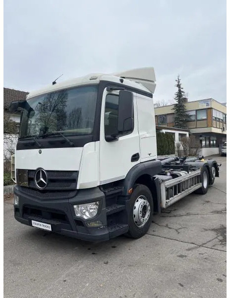 Mercedes-Benz Actros 2543 BL 6x2 MEILLER Abroller TÜV NEU! - Hook lift truck: picture 1 Mercedes-Benz Actros 2543 BL 6x2 MEILLER Abroller TÜV NEU! - Hook lift truck: picture 1