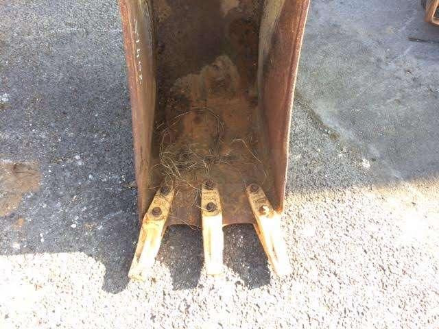 CATERPILLAR 415mm - Type Tractopelle - Excavator bucket: picture 2 CATERPILLAR 415mm - Type Tractopelle - Excavator bucket: picture 2