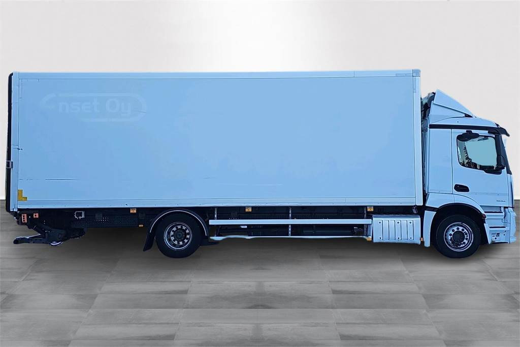 Mercedes-Benz ACTROS 5 1832 LNR 4x2 8,5n Fokor Ksa-umpikori - Box truck: picture 4 Mercedes-Benz ACTROS 5 1832 LNR 4x2 8,5n Fokor Ksa-umpikori - Box truck: picture 4