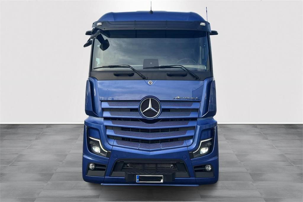 Mercedes-Benz Actros 3563 - Cab chassis truck: picture 2 Mercedes-Benz Actros 3563 - Cab chassis truck: picture 2