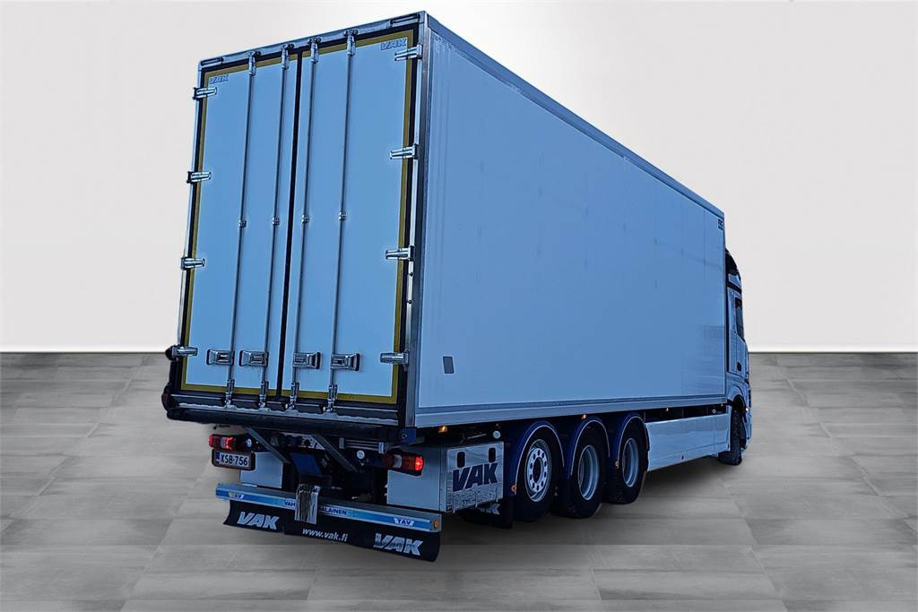 Mercedes-Benz Actros L 3558 - Isothermal truck: picture 5 Mercedes-Benz Actros L 3558 - Isothermal truck: picture 5